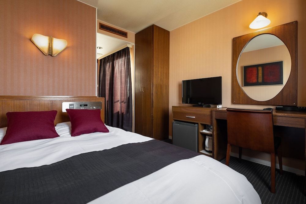 Double Room, Smoking