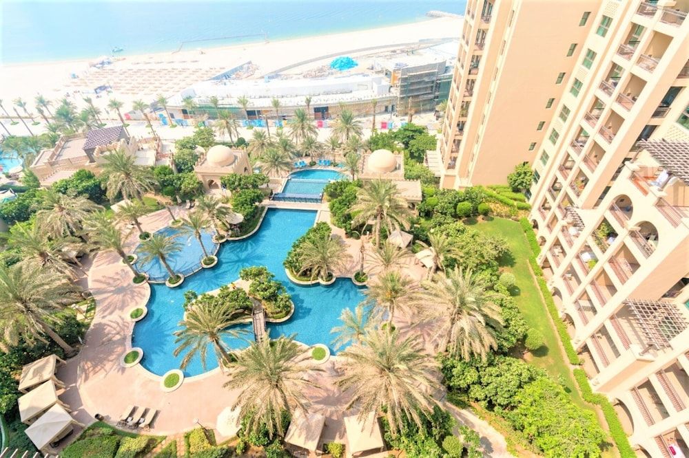 Seaview Penthouse with Private Gym & Outdoor Pool Apartment (3 Bedrooms) 8