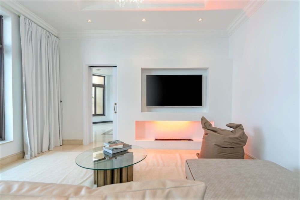 Seaview Penthouse with Private Gym & Outdoor Pool Apartment (3 Bedrooms) 13