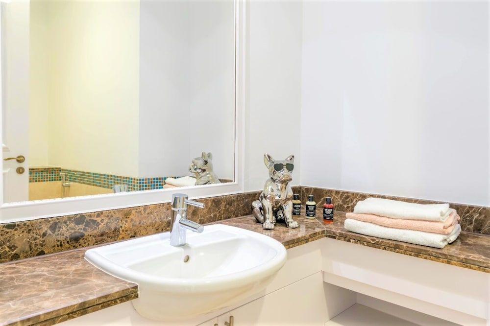 Seaview Penthouse with Private Gym & Outdoor Pool Apartment (3 Bedrooms) 9