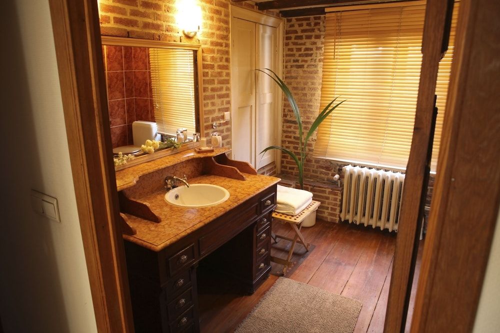 Carmelites Guest House Comfort Double or Twin Room, Private Bathroom 6