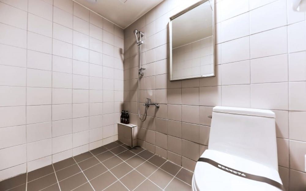 Hotel Yam Yuseong Oncheon Standard Double Room (Extra Fee for 2+ Nights including Weekend or National Holidays) 5