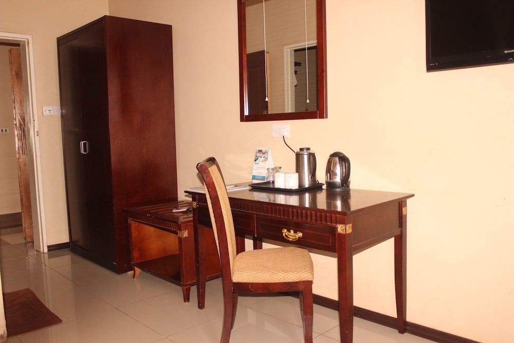 Riverside Apartments Executive Apartment 3