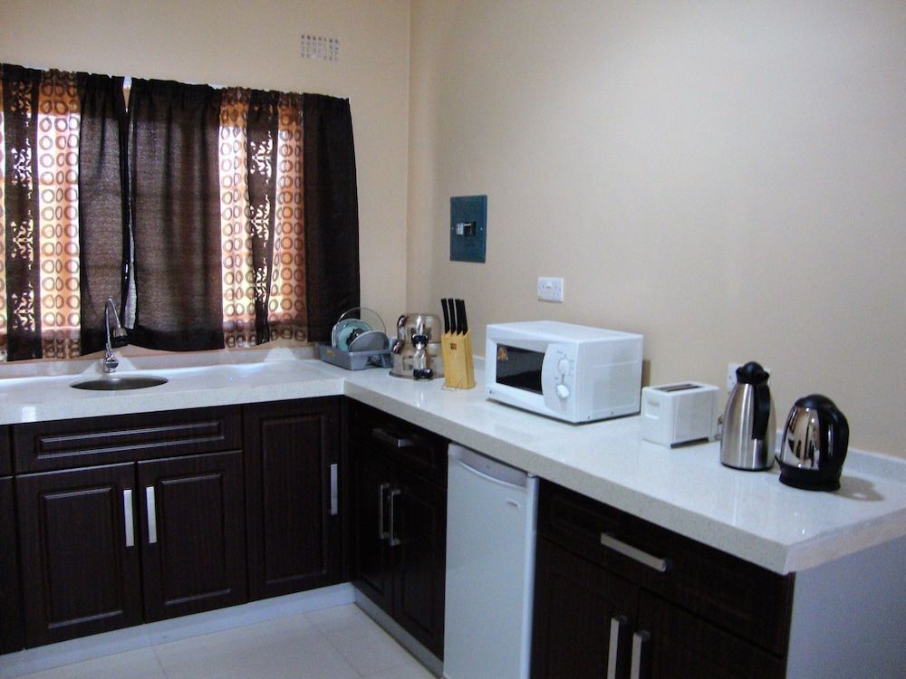 Riverside Apartments Executive Apartment 4