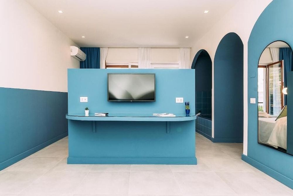 undefined Sorrento Colors&Suites 4