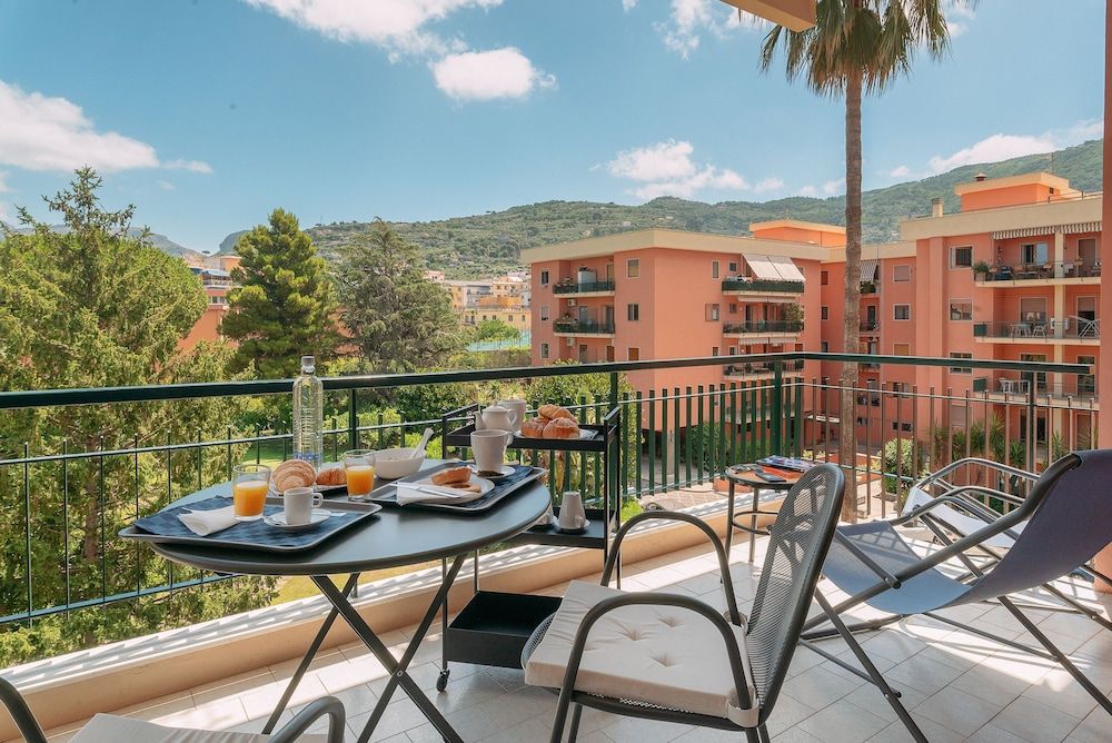 undefined Sorrento Colors&Suites 2