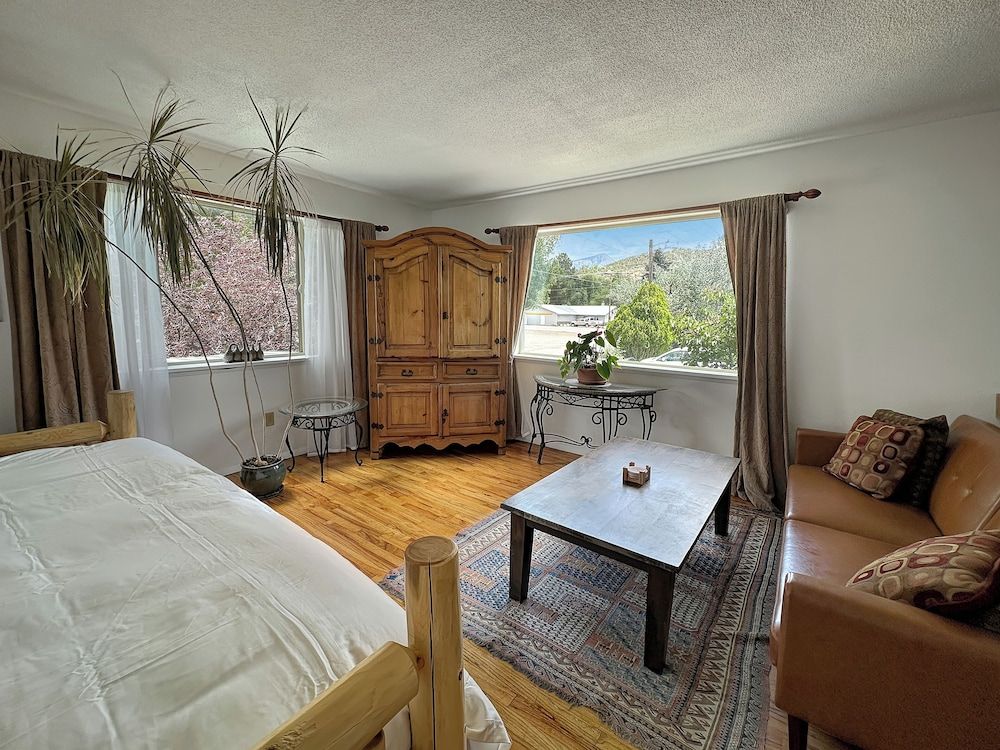 Rocky Mountain Inn Comfort Loft 9