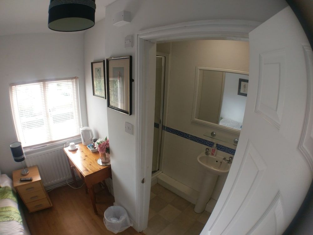 The Rifle Volunteer Single Room, Ensuite 4