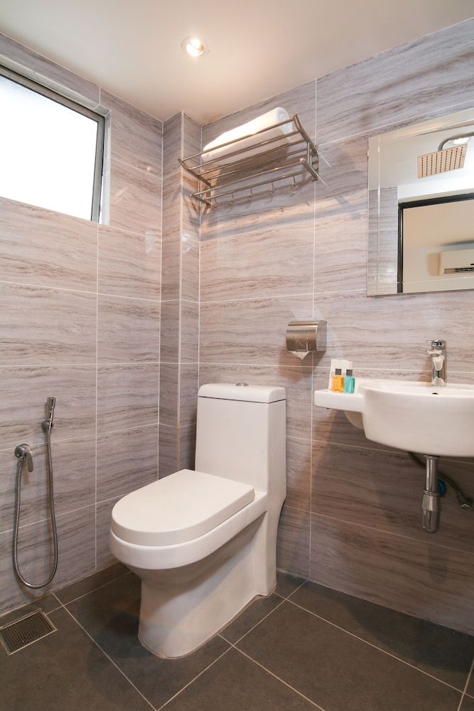 undefined Season Point Hotel 7