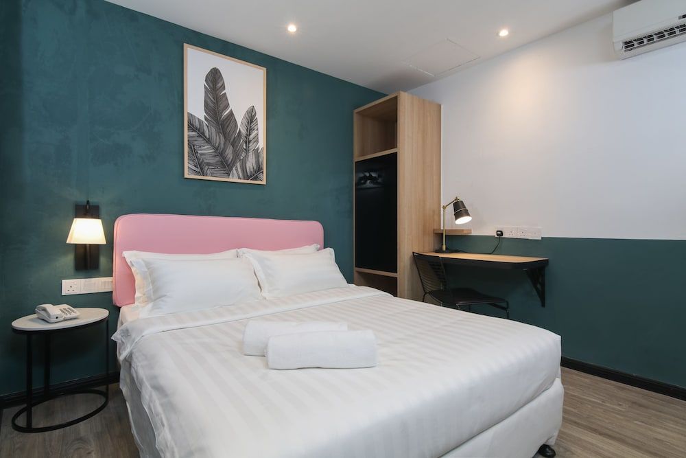 undefined Season Point Hotel 4