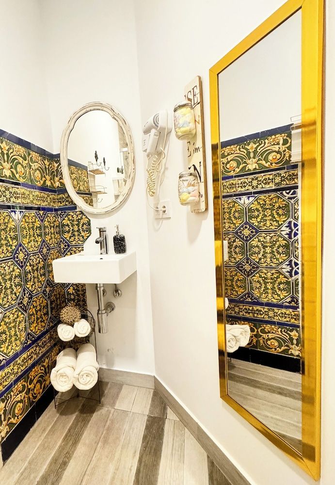 Palace House Hércules Traditional Apartment 4