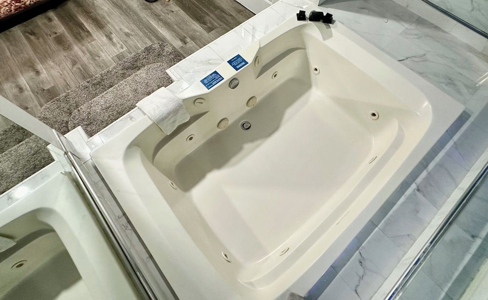 Jetted Tub