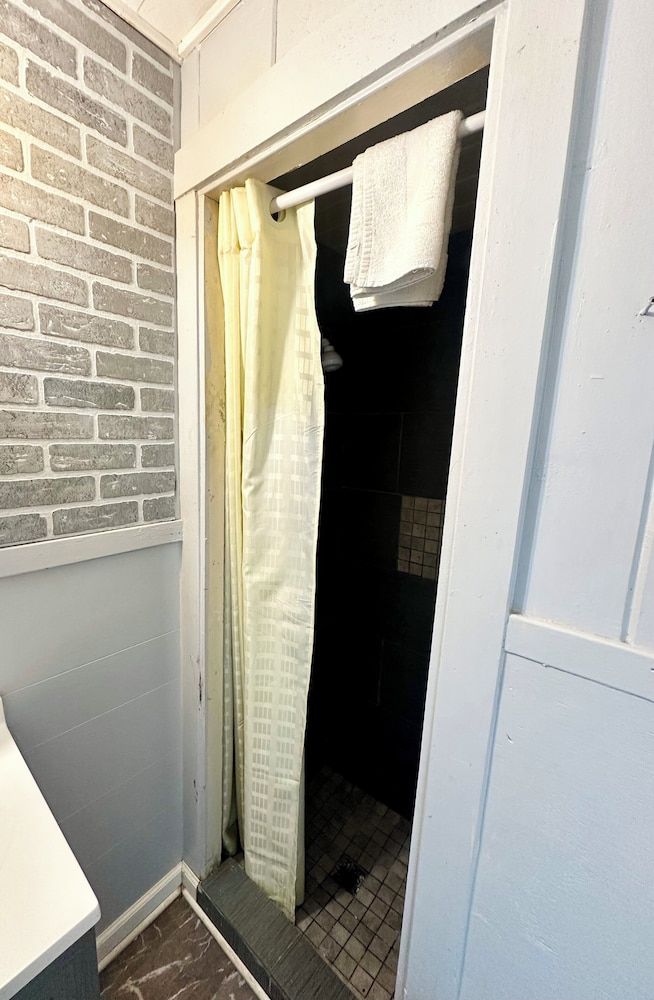 Des Plaines Motel By OYO O'Hare Airport Chicago Room, 1 King Bed, Non Smoking 5