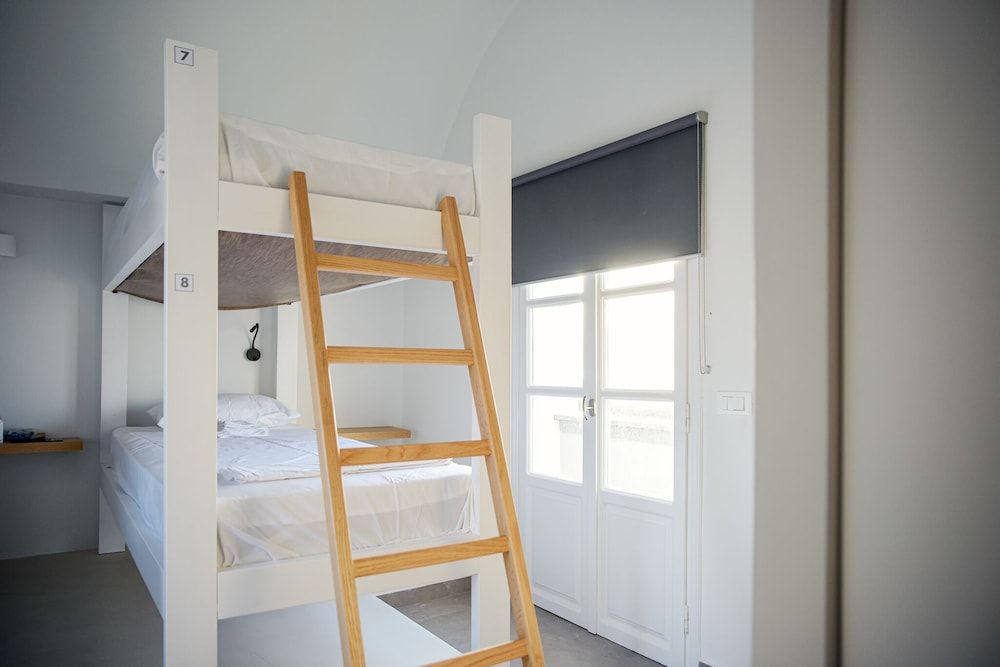 undefined Central Oia Hostel 8