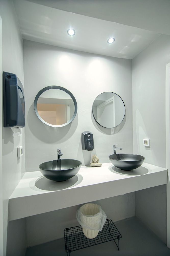 Central Oia Hostel Basic Shared Dormitory 12