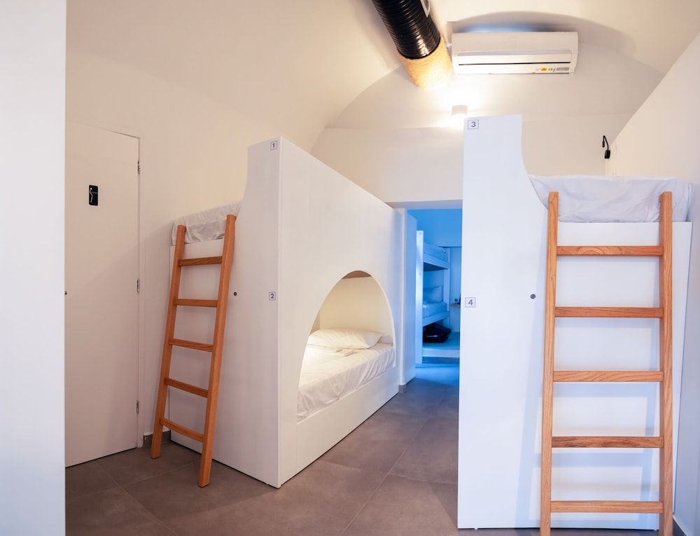 Central Oia Hostel Basic Shared Dormitory 18