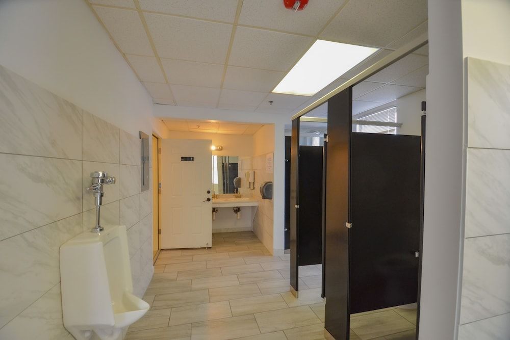 Michie House in College Hill - Hostel Basic Double Room, 1 Queen Bed 5