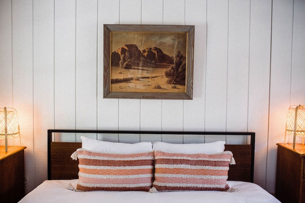 The Good House Deluxe King w/patio (Room 5)