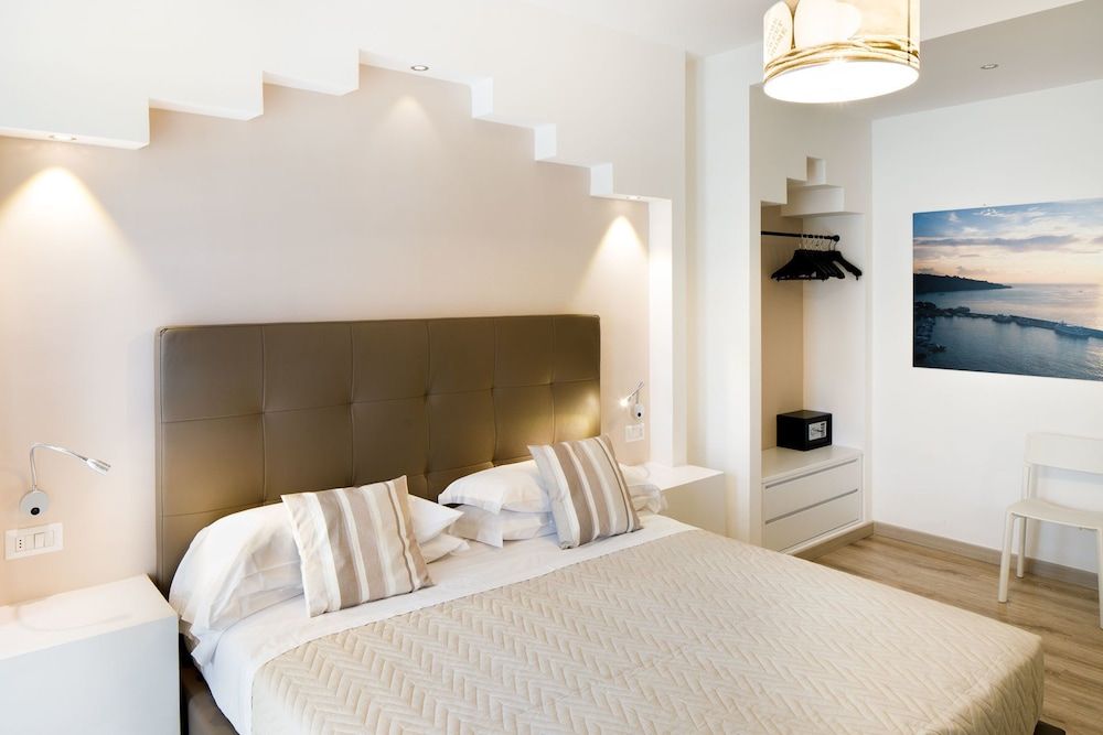 undefined Sorrento Comfort Rooms 9