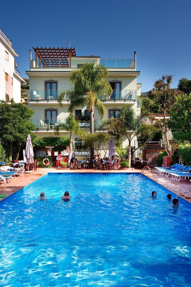undefined Sorrento Comfort Rooms 7