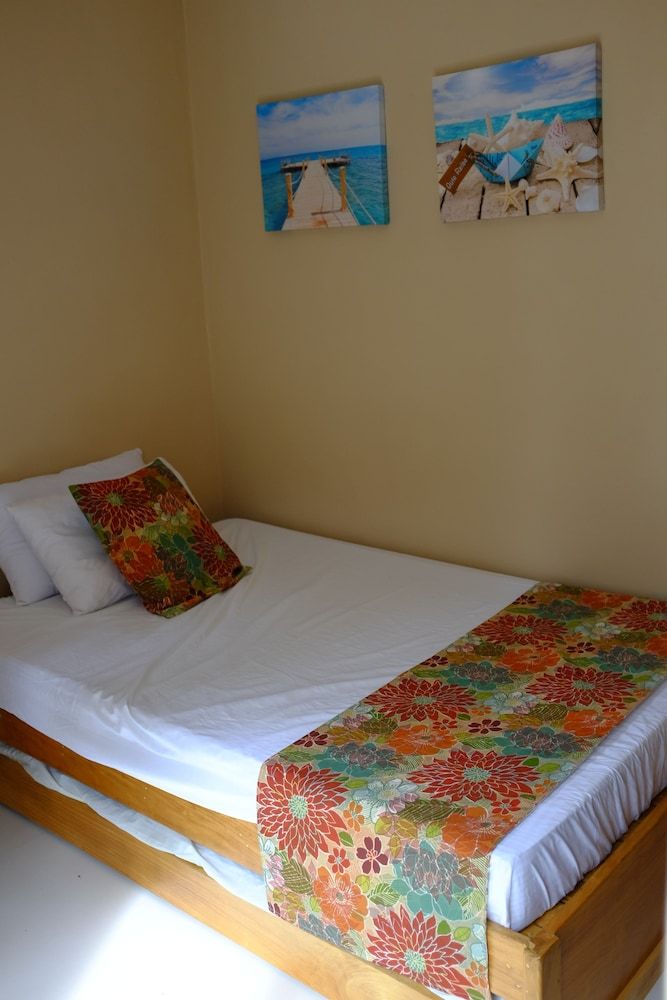 Kahanamoku Bed & Breakfast Mini Suite