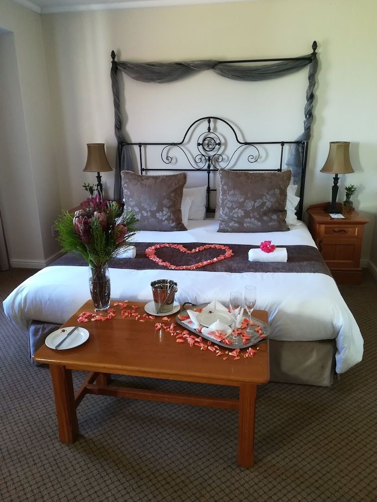 Luxury Room, 1 King Bed, Accessible, Mountain View (Country Inn)