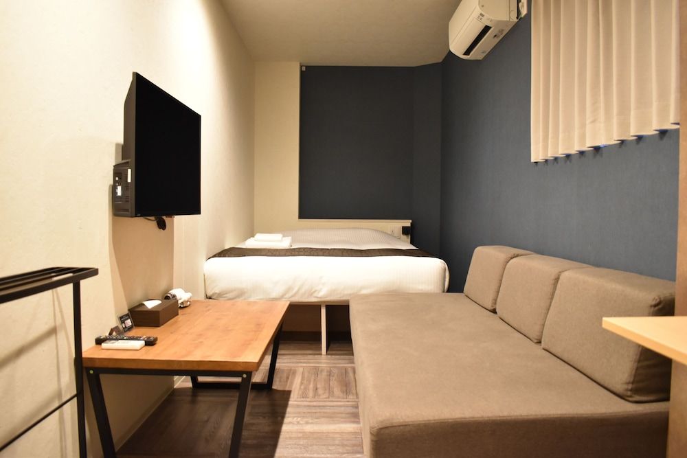 undefined Shinsaibashi House 9