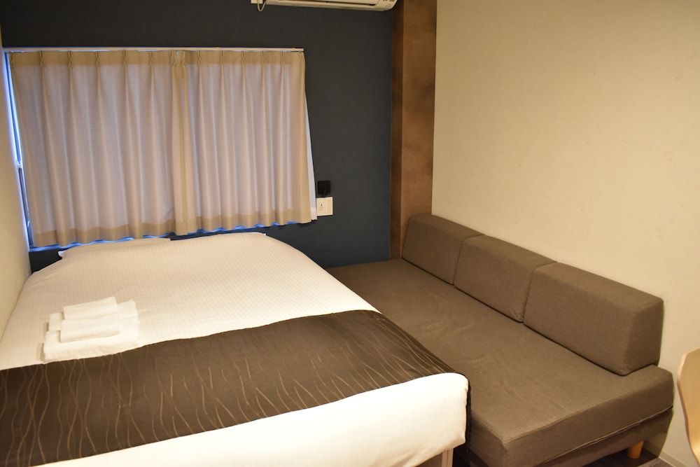 undefined Shinsaibashi House 8