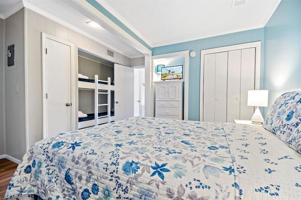 Condo, Multiple Beds, Pool Access (A142 - No Pets Allowed)