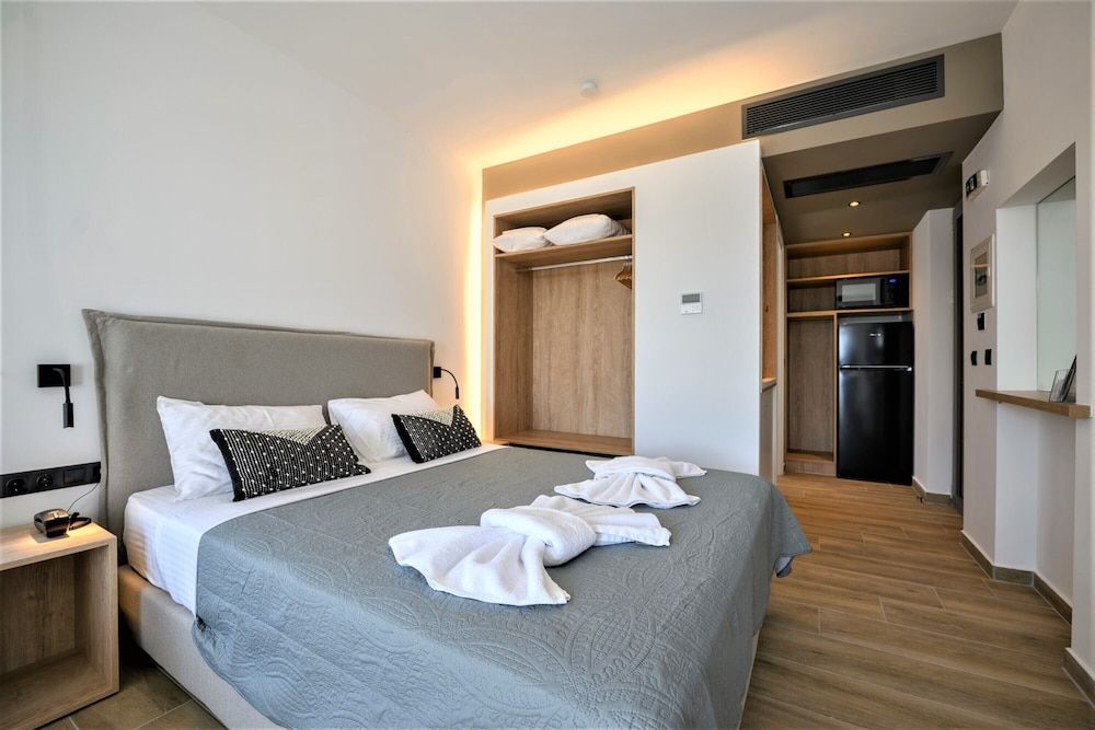 Studio, Partial Sea View (4, with Balcony)