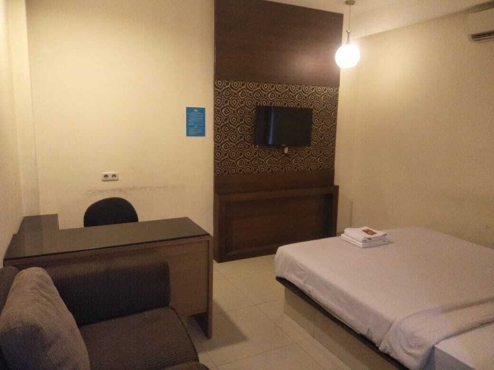 undefined Ams Penthouse 7