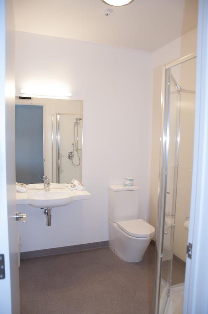 Northpark Motel Family Studio, Multiple Beds 4