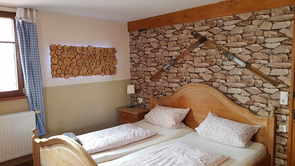 Gasthaus Dollinger Triple Room, Ensuite (Zimmer Nr. 3&5)