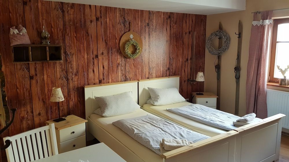 Gasthaus Dollinger Basic Double Room, Private Bathroom, Garden View (Zimmer Nr. 4&6) 2