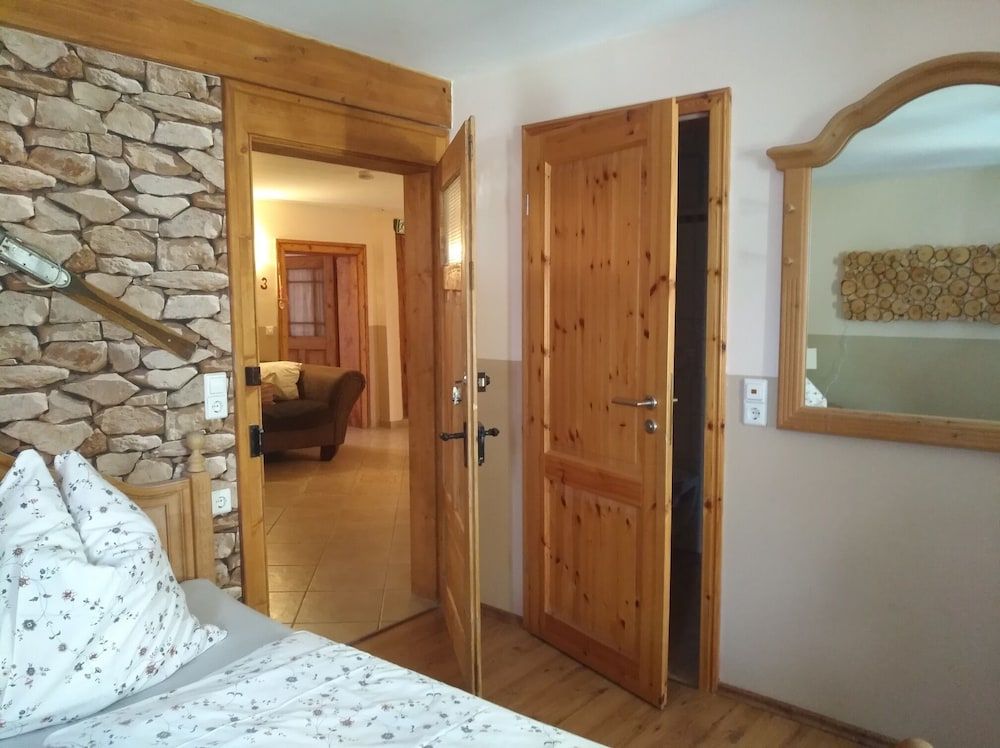 Gasthaus Dollinger Triple Room, Ensuite (Zimmer Nr. 3&5) 4