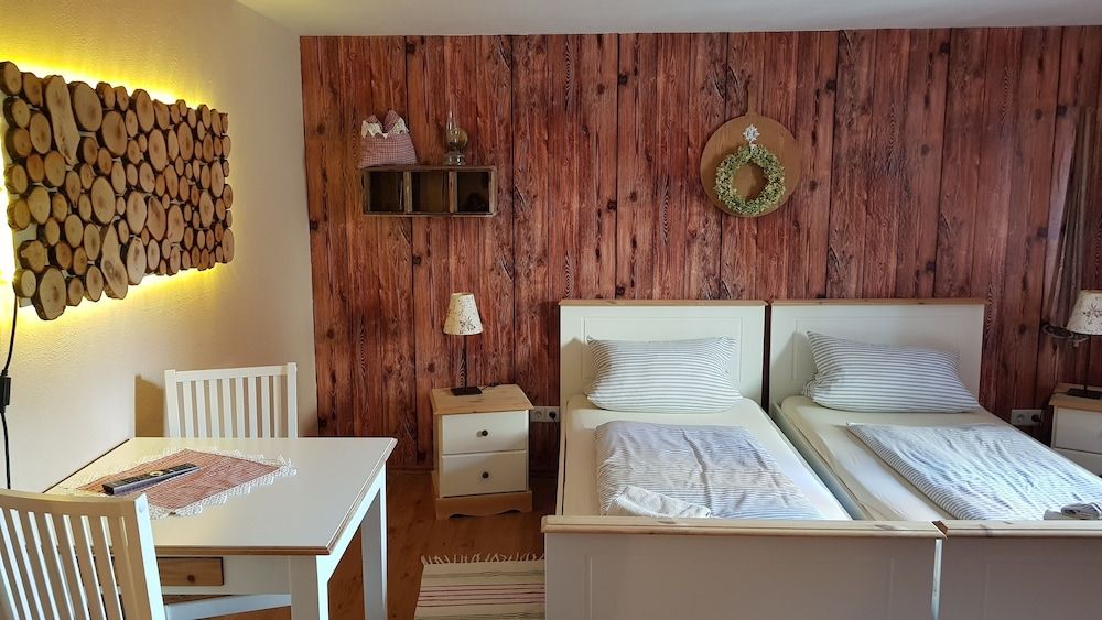 Gasthaus Dollinger Basic Double Room, Private Bathroom, Garden View (Zimmer Nr. 4&6) 4