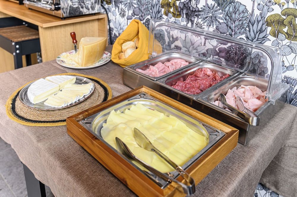 undefined Hotel Central Lodge 9