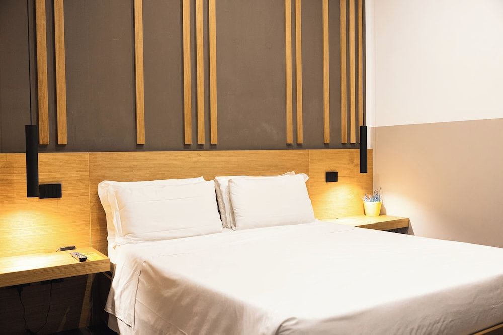 undefined Hotel Central Lodge 3