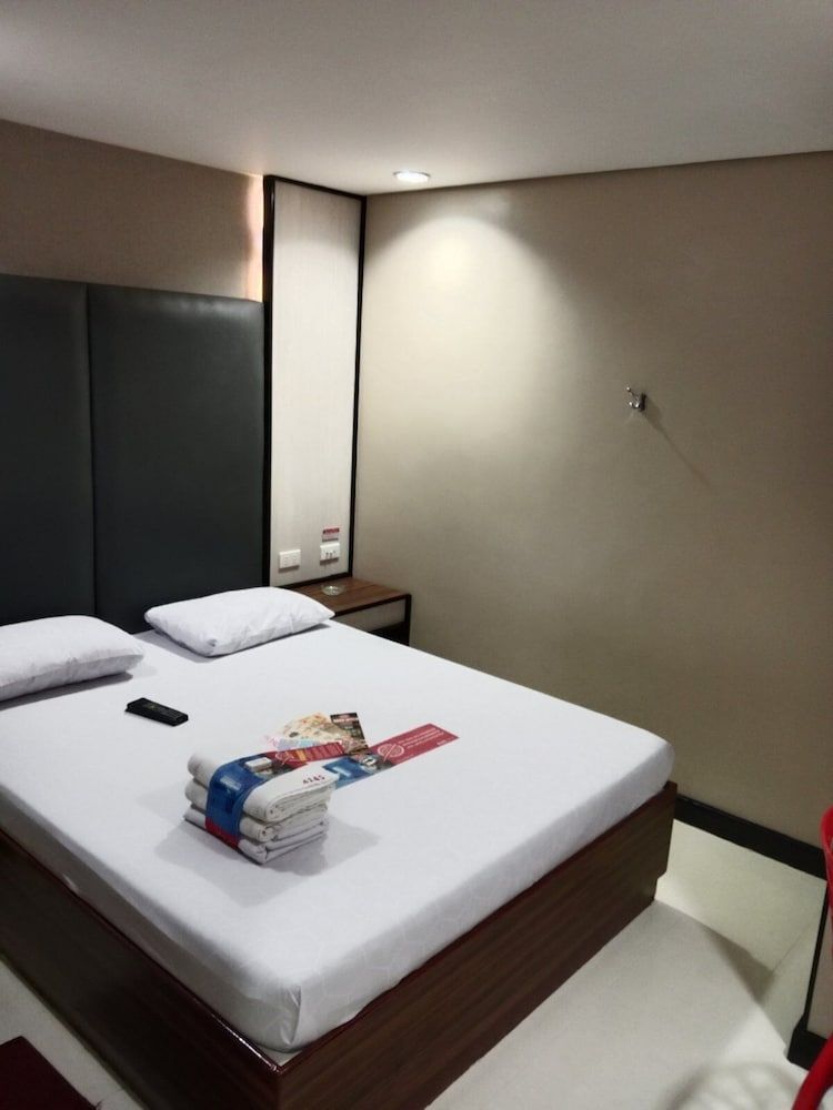 Deluxe Room, 1 Queen Bed