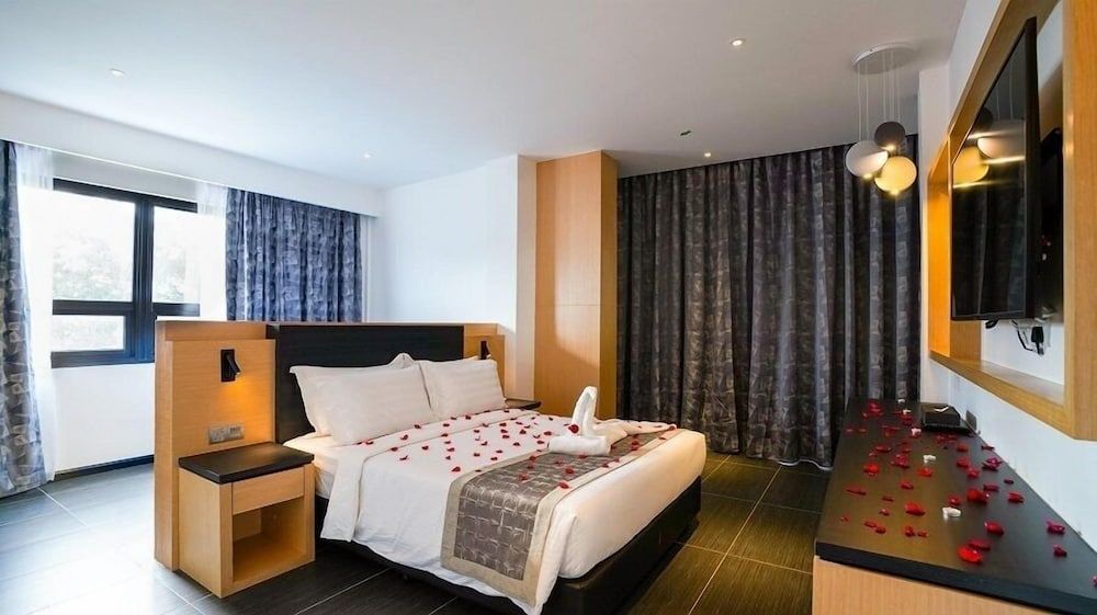 TSR Seafront Hotel Junior Suite