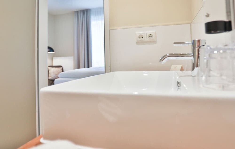 Hotel Tuchhaus Classic Double Room 4