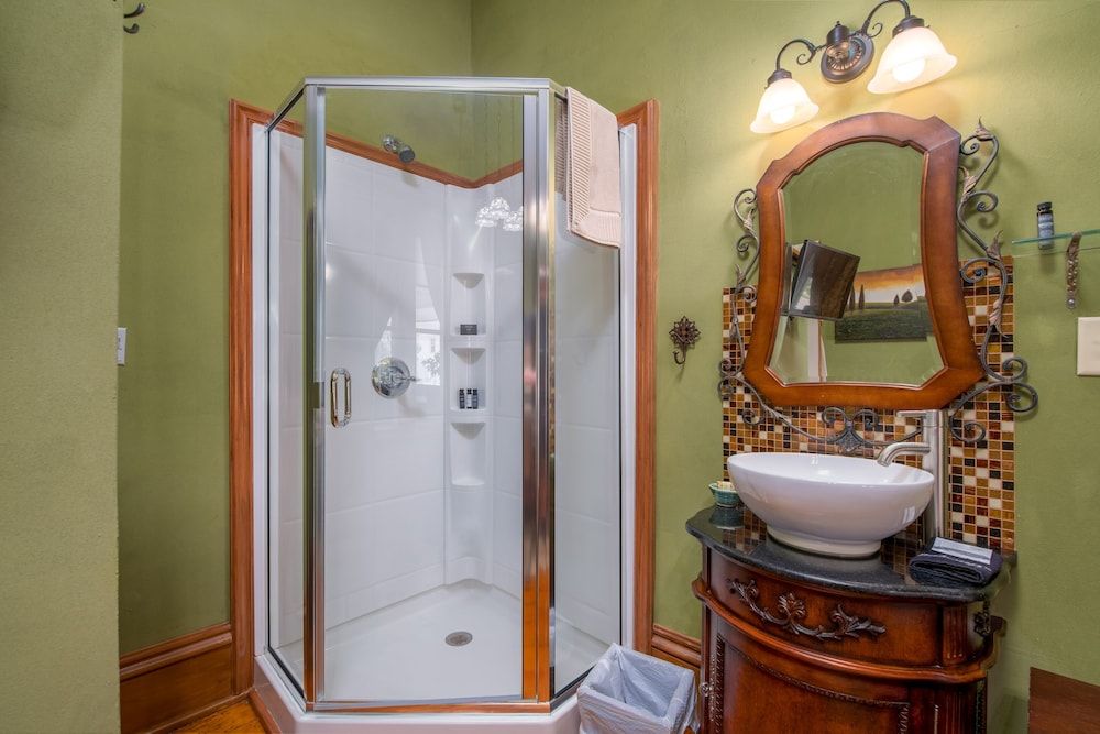 Braywood Inn John Rich Room 5