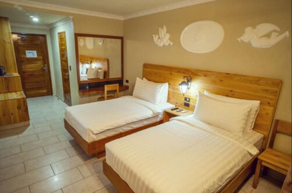 Roman Empire Panglao Boutique Hotel Superior Twin Room, Multiple Beds, Non Smoking, Pool View 3