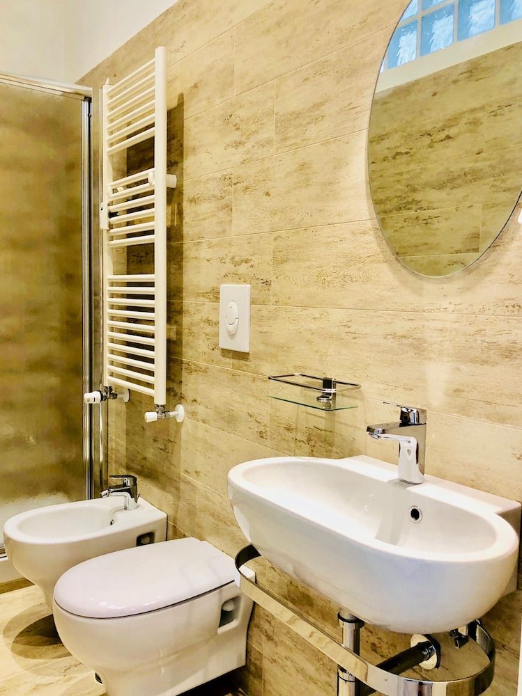 Audrey's Roman Holidays Suites&Rooms Deluxe Suite, 1 Bedroom 13