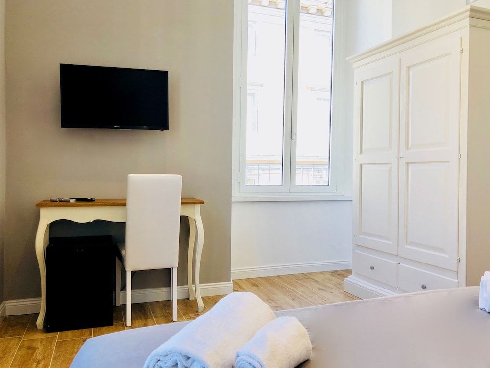 Audrey's Roman Holidays Suites&Rooms Deluxe Suite, 1 Bedroom 5