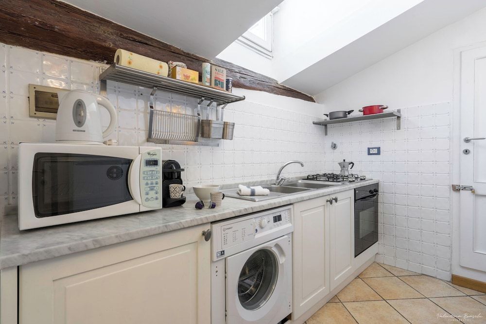 undefined Elevator, Ac, Wifi - Heart of historic city center 5