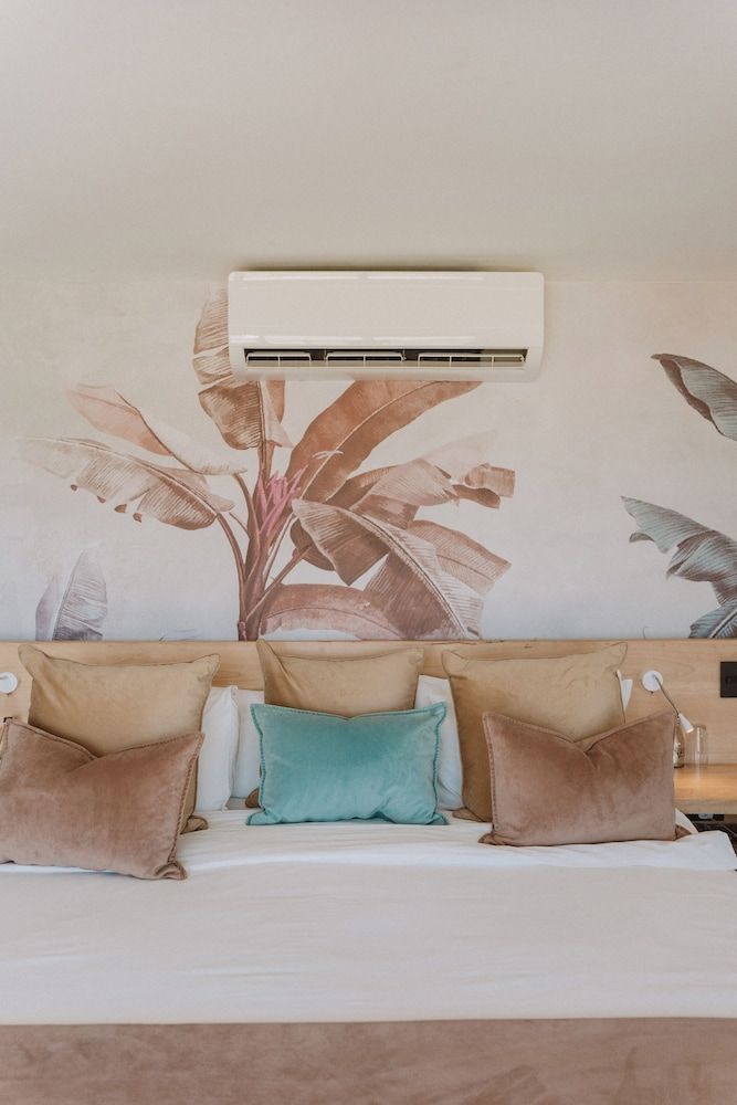 North Star Micro Hotel Luxury Room 3