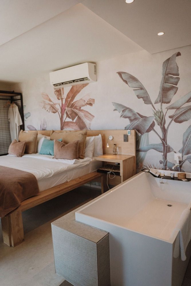 North Star Micro Hotel Luxury Room 8