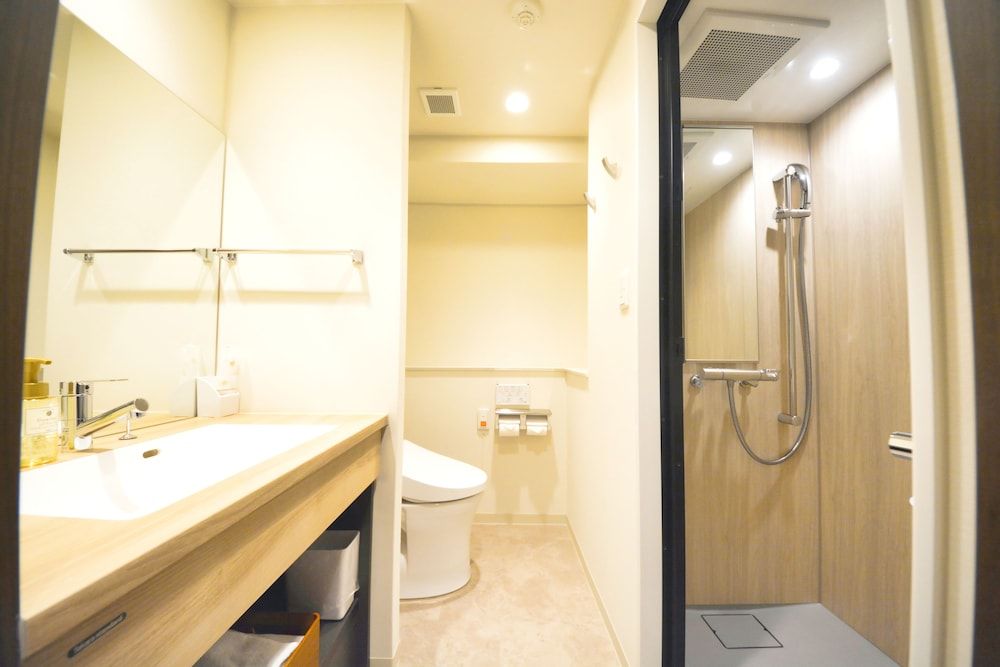 Luxcare Hotel Standard Twin Room (22sqm) 3