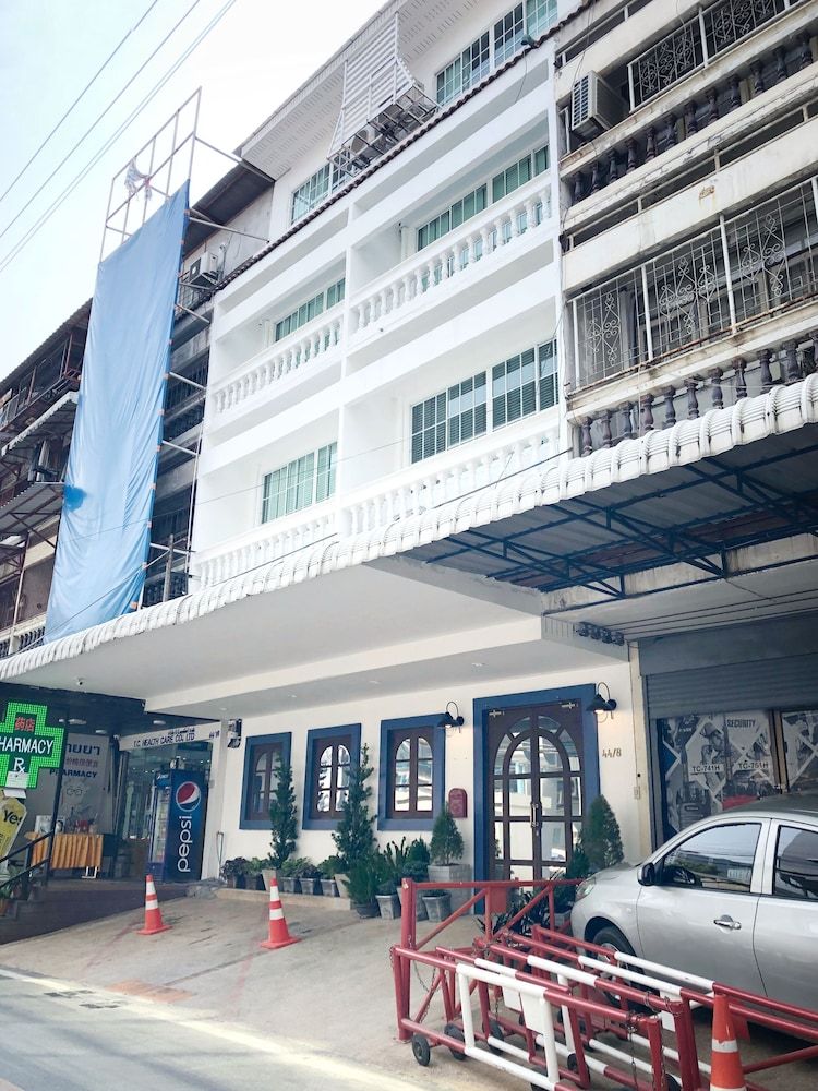 undefined Hide and Seek Boutique Hometel 6